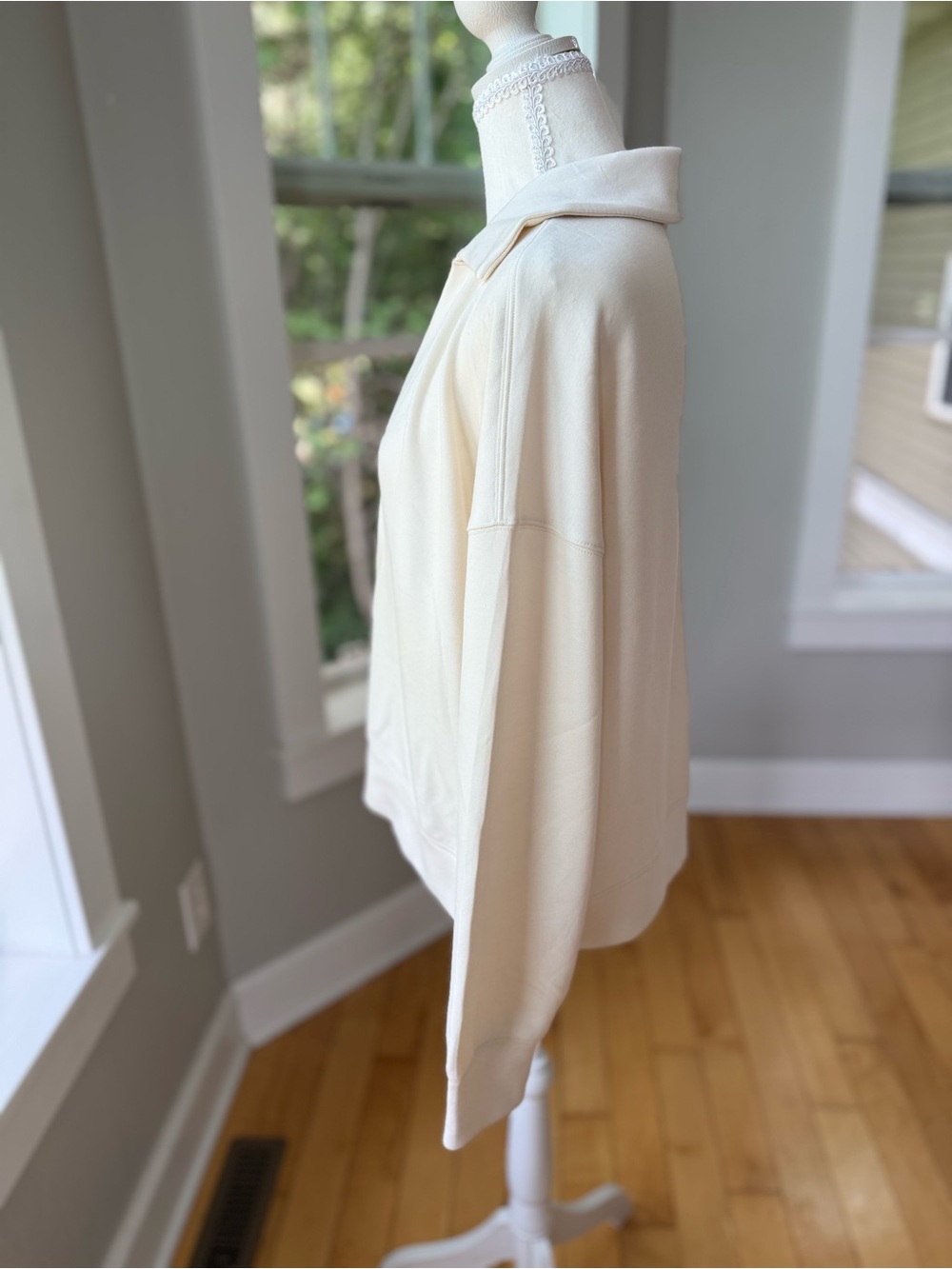 Danskin Ivory Cream V-Neck Polo Pullover Sweatshirt Size Large View 2